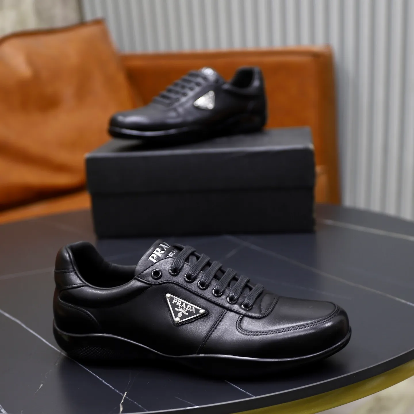 Factory price: 600💰Top original order Brand: PRADA (Prada) Standard code: Men's size 38/44 (45 can be customized) Grade: Same as the official website Material: Original cowhide surface, cowhide lining, original wear-resistant soft outsole Style category: casual sports shoes, young fashion, European and American trends, British style Color: actual picture color